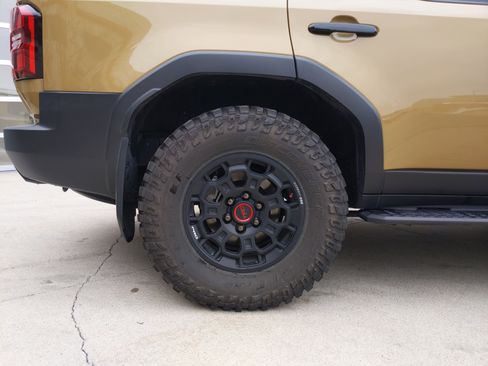 Used 2025 Toyota Land Cruiser w/ Premium Package image 17