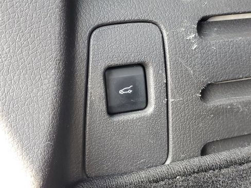 Used 2014 Lincoln MKX AWD w/ Equipment Group 102A image 32