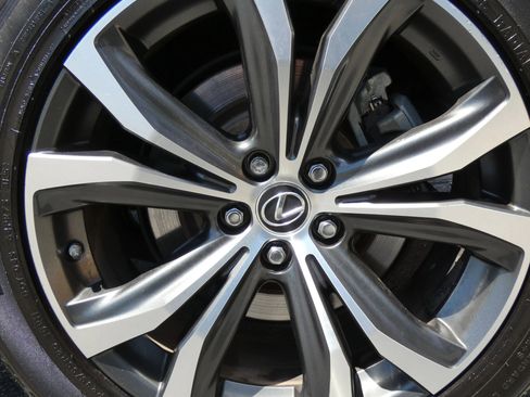 Used 2020 Lexus RX 350L FWD w/ Premium Package image 19