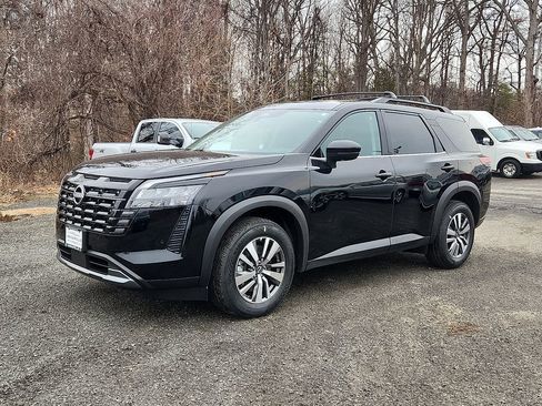 New 2026 Nissan Pathfinder SL AWD/4WD image 2