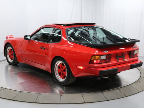 Used 1986 Porsche 944 Coupe image 13