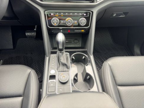 Used 2023 Volkswagen Atlas Cross Sport SE w/ Panoramic Sunroof Package image 18