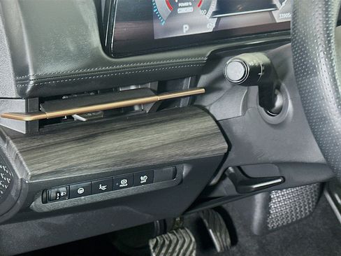 Used 2023 Nissan Ariya FWD image 17