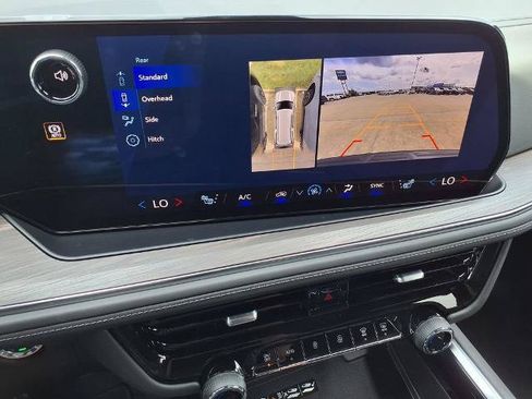 New 2026 Chevrolet Suburban LT w/ Comfort Package AWD/4WD image 39