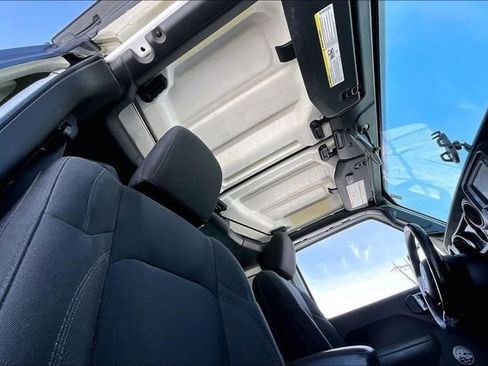 Used 2020 Jeep Wrangler Sport image 22