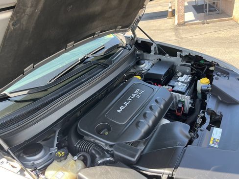 Used 2017 Jeep Cherokee Latitude FWD image 36