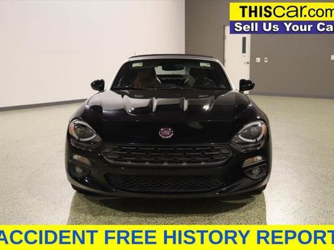 Used 2017 FIAT 124 Spider Lusso RWD image 3