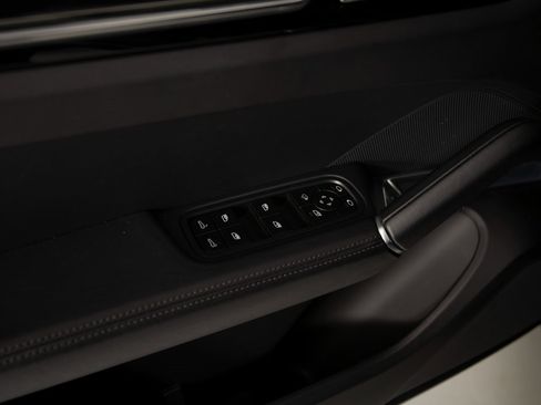 Certified 2023 Porsche Cayenne Turbo image 15