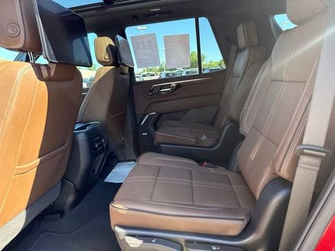 Used 2026 Chevrolet Tahoe High Country AWD/4WD image 21