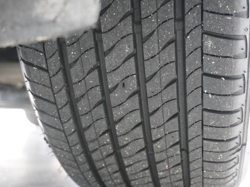 Used 2018 Chevrolet Bolt LT image 24