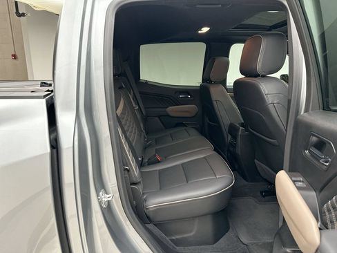 Used 2024 GMC Canyon Denali AWD/4WD image 11