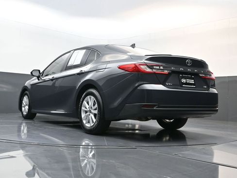 Used 2025 Toyota Camry LE image 24