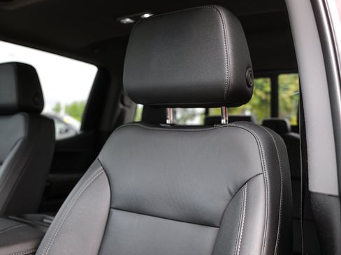 Used 2021 Chevrolet Silverado 1500 LT Trail Boss w/ Convenience Package II AWD/4WD image 16