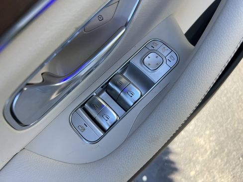 Used 2025 Mercedes-Benz GLE 350 4MATIC image 15