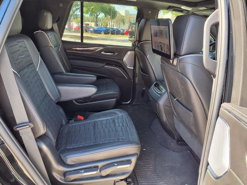 Used 2023 Cadillac Escalade Sport Platinum w/ LPO, ONYX Package image 10