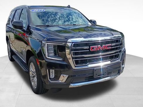Used 2023 GMC Yukon SLT AWD/4WD image 1