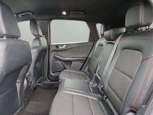 Used 2024 Ford Escape ST-Line w/ Cold Weather Package FWD image 10