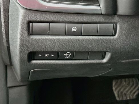 Used 2023 Nissan Rogue SV AWD/4WD image 17