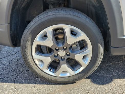 Used 2019 Jeep Compass Limited image 5