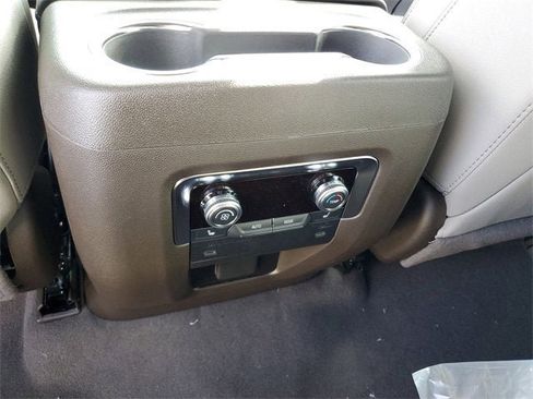 New 2026 GMC Yukon XL Elevation image 16