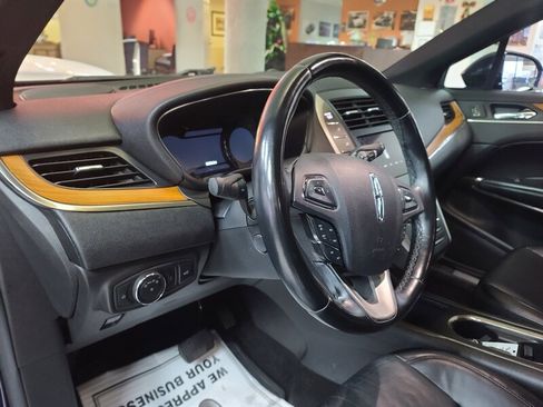 Used 2017 Lincoln MKC Select w/ Select Plus Package image 9