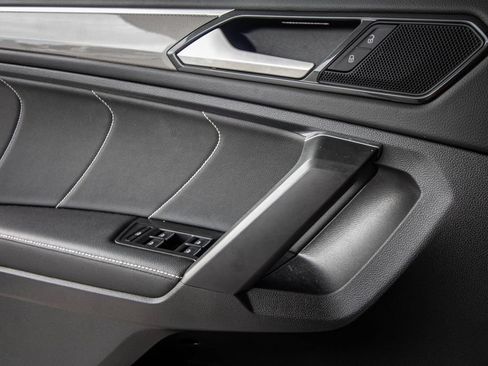 Certified 2023 Volkswagen Tiguan SE R-Line FWD image 20