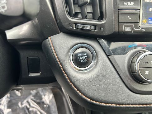 Used 2016 Toyota RAV4 SE image 17