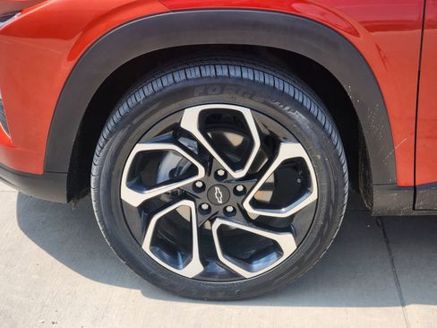 Used 2024 Chevrolet Trax RS FWD image 11