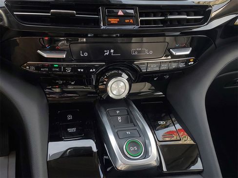 Certified 2025 Acura MDX FWD image 29