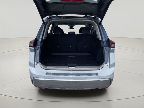 Used 2024 Nissan Rogue SL AWD/4WD image 9