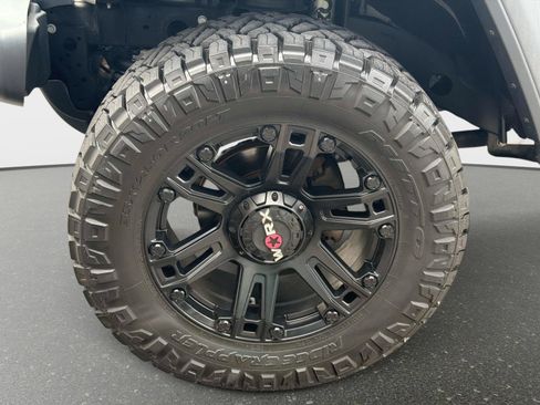 Used 2019 Jeep Wrangler Unlimited Rubicon AWD/4WD image 9