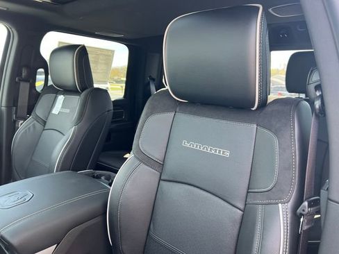 New 2026 RAM 2500 Laramie AWD/4WD image 15
