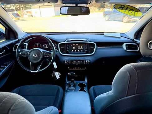 Used 2018 Kia Sorento LX image 15