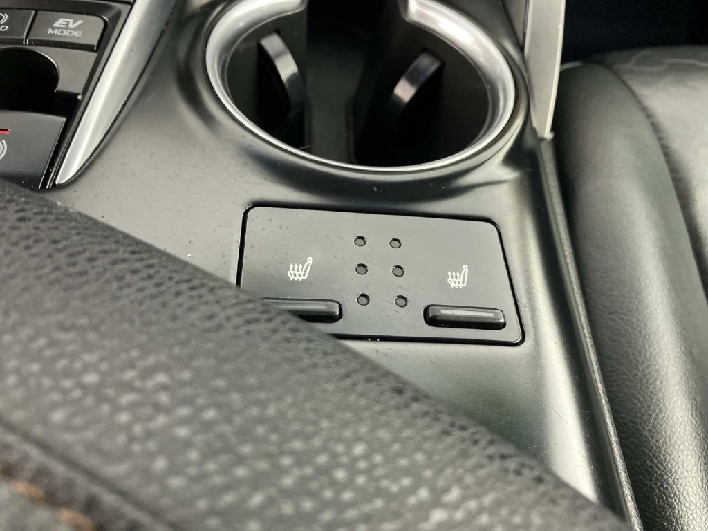 Used 2018 Toyota Camry XLE FWD image 22