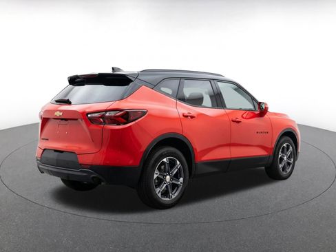 Used 2025 Chevrolet Blazer LT FWD image 9