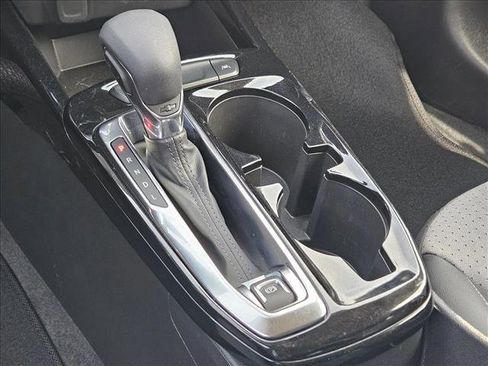 Used 2025 Chevrolet Trax LT image 12