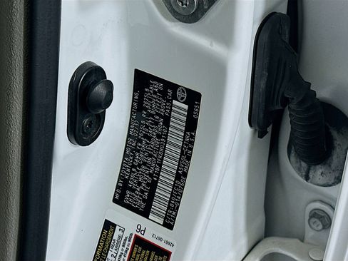 Used 2017 Toyota Camry LE image 12