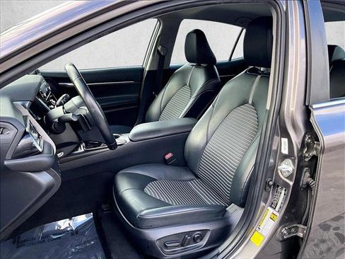 Used 2021 Toyota Camry SE image 26