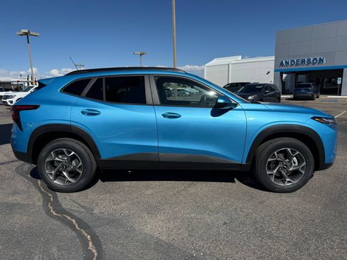 New 2026 Chevrolet Trax LT w/ LT Convenience Package FWD image 4
