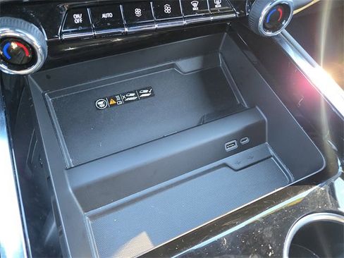 Used 2025 Chevrolet Tahoe LT image 28