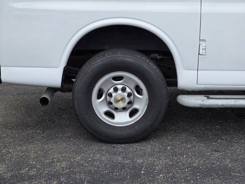 Used 2023 Chevrolet Express 2500 w/ Driver Convenience Package image 10