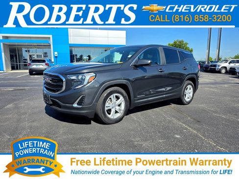 Used 2021 GMC Terrain SLE FWD image 1