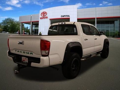 Used 2016 Toyota Tacoma SR RWD image 2
