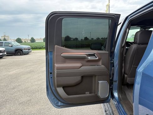 Used 2025 GMC Sierra 1500 Denali AWD/4WD image 35