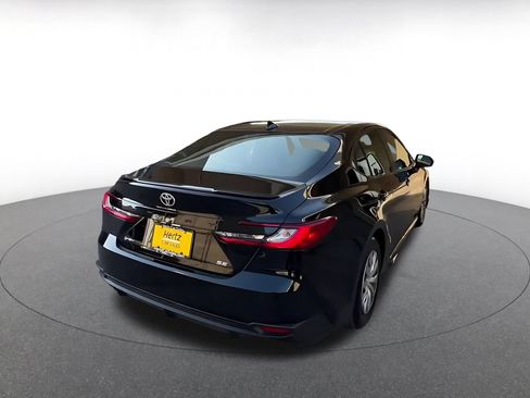 Used 2025 Toyota Camry SE FWD image 13