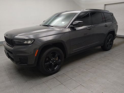 Used 2021 Jeep Grand Cherokee L Laredo image 2