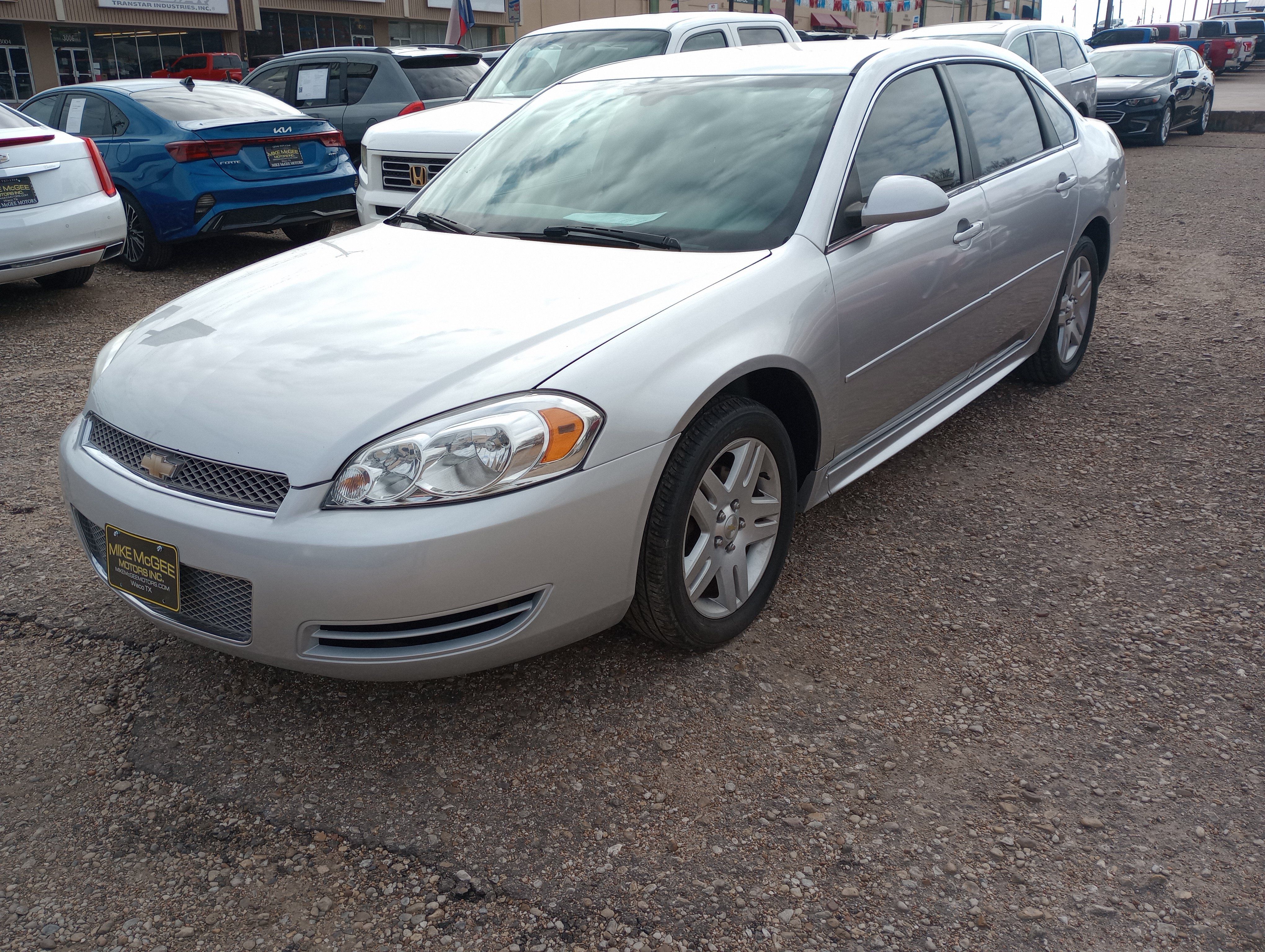 Used 2016 Chevrolet Impala LT FWD image 3