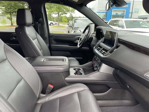 Certified 2022 Chevrolet Tahoe Z71 w/ Luxury Package AWD/4WD image 9