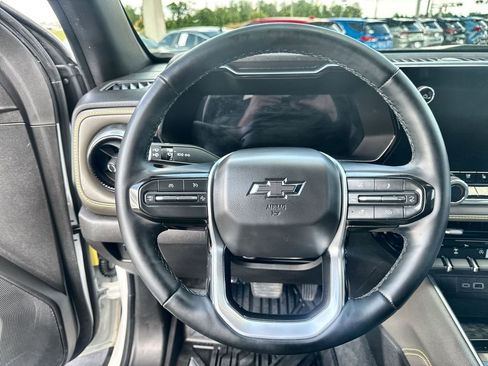 Used 2024 Chevrolet Colorado ZR2 w/ ZR2 Convenience Package III AWD/4WD image 14