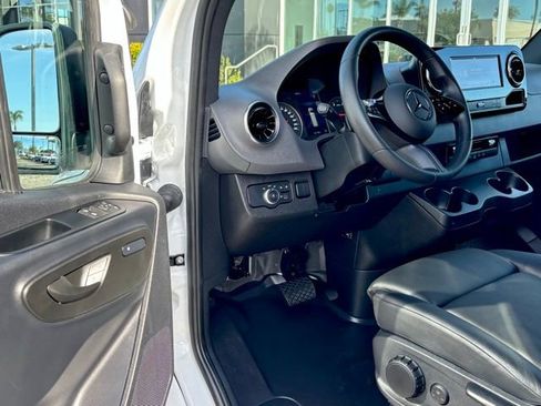 Used 2025 Mercedes-Benz Sprinter 3500 image 12